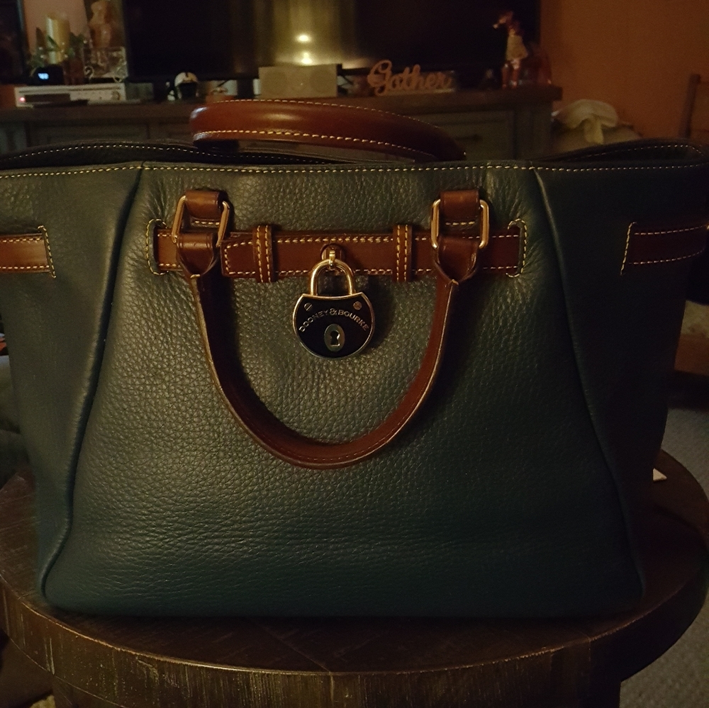 Dooney And Bourke handbag